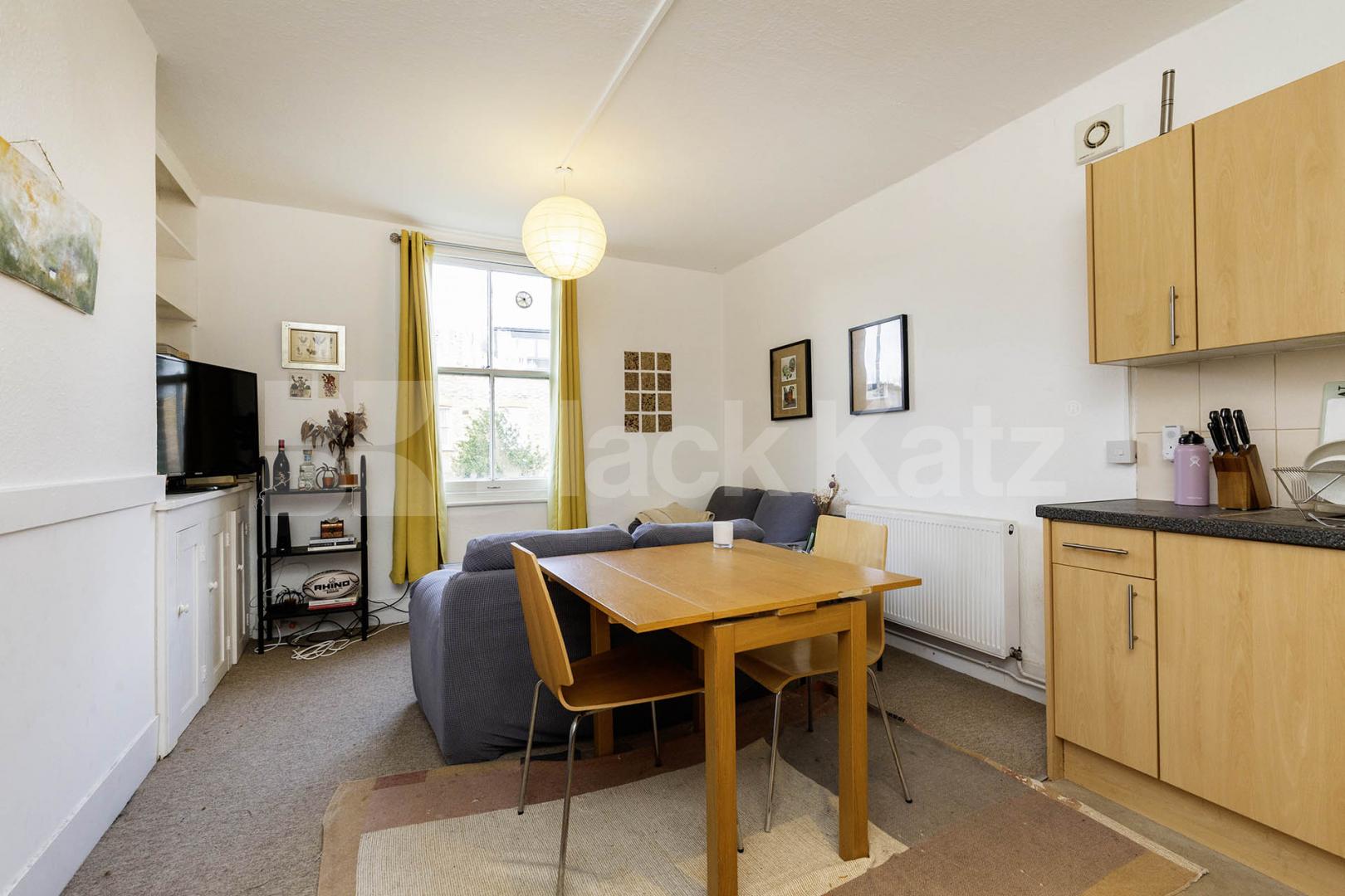 Modern Apartment Grosvenor Gardens, Willesden Green